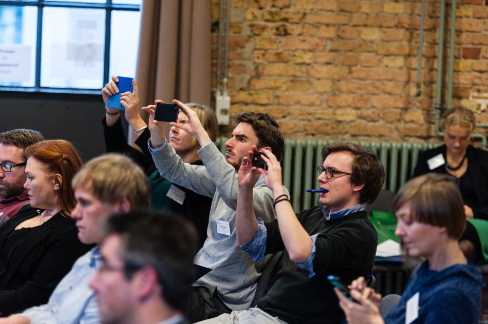 EIT Communications team in full swing - First row: Dave Keating (Deutsche Welle), Jennifer Baker (Ars TEchnica), Aivar Pau (Postimees),  2nd row: Caroline Vandenplas (EIT), Christophe Göller (Coolar), Robin Maxton (EIT), Magdalena Gryszko (EIT)