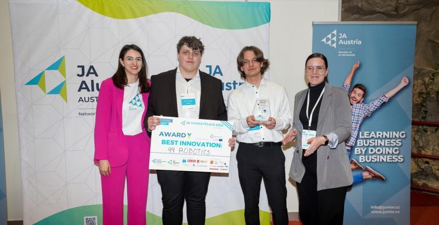 EIT Manufacturing awards the Best Innovation Award at the JA Marketplace Vienna